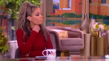 Vestido midi de punto acanalado Altuzarra Seyrig usado por Sunny Hostin como se ve en The View el 29 de febrero de 2024