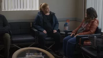 On Running Women's Cloud X 3 usado por Beth (Amy Schumer) como se ve en Life & Beth (T02E09)
