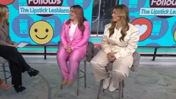 Lovers and Friends Pantalon cargo Miranda porté par Christina Basias comme on le voit dans Today with Hoda & Jenna le 1er mars 2024