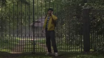 Vans Old Skool Train­ers in Gold­en Brown worn by Elliot (Bilal Hasna) as seen in Dead Hot (S01E04)