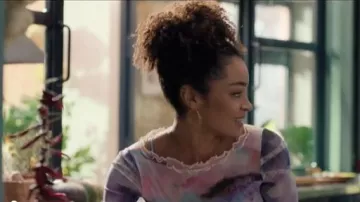Urban Outfitters Tyla Wavy Trim Tulle Top worn by Aya (Johanna Boyer) in the series Plus belle la vie, encore plus belle (S01E22)