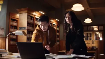 Only & sons Ons­dltch­er Life Stich Hood­ie worn by Henry Tan(Eddie Liu) as seen in Kung Fu (S02E06)