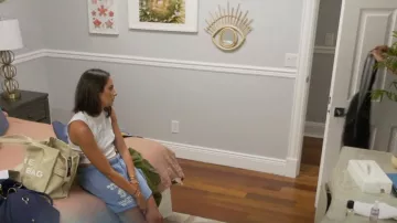Los pantalones cortos de chándal Mayfair Group Burnout Is Real Graphic usados por Paige DeSorbo como se ve en Summer House (S08E02)