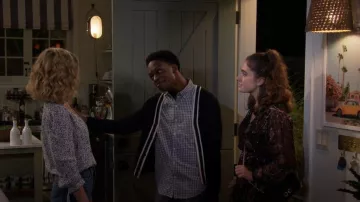 Vestido ALC Esme usado por Jean Raines (Kyra Sedgwick) como se ve en Call Your Mother (S01E01)