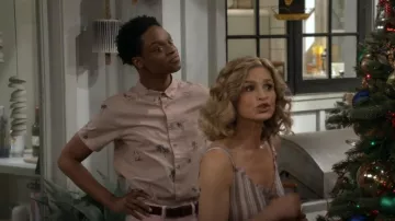 Billabong Sundays Camiseta usada por Lane (Austin Crute) como se ve en Call Your Mother (S01E12)