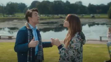 Zadig & Voltaire Kris Camou Parka Jacket portée par Maggie (Emma Appleton) dans Tout ce que je sais sur l’amour (S01E04)