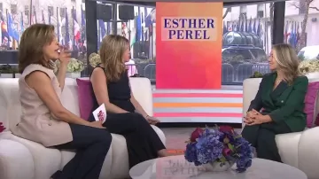 Veronica Beard Tamara Linen Blend Twill Vest usado por Hoda Kotb como se ve en Today with Hoda & Jenna el 4 de marzo de 2024