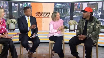 Chaqueta camisera de retazos de camuflaje Carhartt WIP usada por Trent Shelton como se ve en Today el 4 de marzo de 2024