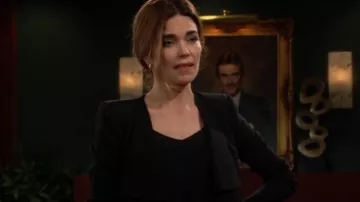 Hukingaroundtheattic Franco Blaze usado por Victoria Newman (Amelia Heinle) como se ve en The Young and the Restless el 29 de febrero de 2024
