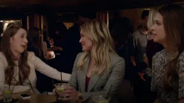 Stella Mcartney Blazer Jacket porté par Kelsey Peters (Hilary Duff) dans Younger (S01E04)