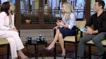 Christian Louboutin Degrastrass Zapatos de tacón de PVC adornados usados por Linsey Davis como se ve en VIVO con Kelly y Mark el 4 de marzo de 2024