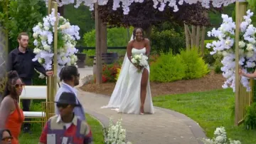 Christian Louboutin Sandalias Spikaqueen usadas por Amber Desiree Smith como se ve en Love Is Blind (T06E12)
