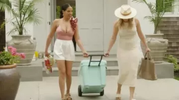 Birkenstock Arizona Big Buckle Oiled Leather usado por Danielle Olivera como se ve en Summer House (S08E03)