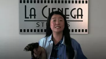 Veste Zara Color Block Blue portée par Alice Kwan (Sherry Cola) dans Good Trouble (S05E20)