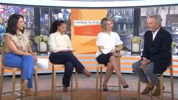 Blusa con ojales de Topshop en marfil usada por Dylan Dreyer como se ve en Today el 7 de marzo de 2024