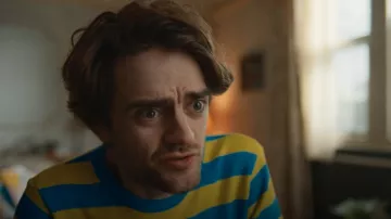 Camiseta corta de Primark usada por Jizzlord (Luke Rollason) como se ve en Extraordinary (T02E01)
