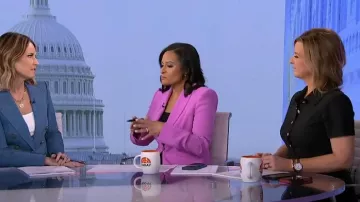 Blazer de un solo botón de Elie Tahari en Peony usado por Kristen Welker como se ve en Today el 8 de marzo de 2024