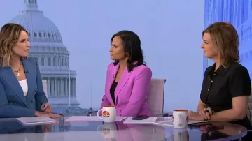 Robe fourreau à col J. crew portée par Christine Romans comme on le voit dans Aujourd’hui le 8 mars 2024