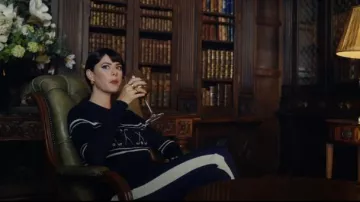 L'Etoile Sport Club Golf Sweater worn by Susie Glass (Kaya Scodelario) as seen in The Gentlemen (S01E05)
