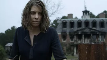 St John Hen­ley Rib Knit Top worn by Maggie Rhee (Lauren Cohan) as seen in The Walking Dead (S11E15)