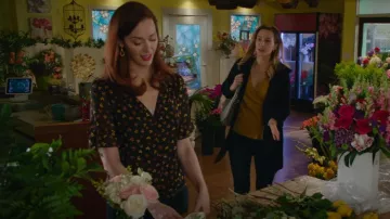 Madewell Silk Daylight Tie Sleeve Top worn by Abigail Pershing (Sarah Power) as seen in Good Witch (S07E07)