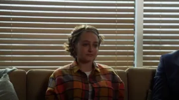 Madewell Flan­nel Sun­day Shirt worn by Isabel McKenna (Sophie Reynolds) as seen in L.A.'s Finest (S02E06)