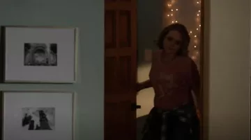 Cotton On Band Tee worn by Isabel McKenna (Sophie Reynolds) as seen in L.A.'s Finest (S02E12)