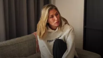 Four One One Uni­sex Over­sized Hood­ie Ash Grey worn by Sara Mesa as seen in Married at First Sight (S11E25)