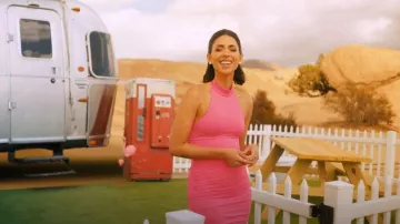 Vestido de cuello alto Superdown Mallory usado por Jade Catta-Preta como se ve en Hotties (S01E03)