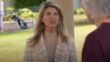 Theory Open Jack­et worn by Lori Loughlin as seen in Curb Your Enthusiasm (S12E06)