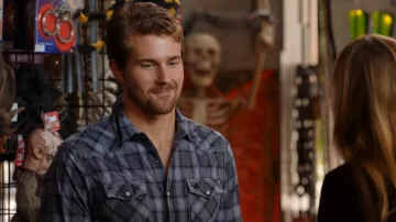 American Eagle Slim Fit Plaid But­ton Up Shirt worn by Steve (Josh Kelly) as seen in Ben and Kate (S01E06)