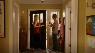 Converse Laceless Sneakers worn by Ben Fox (Nat Faxon) as seen in Ben and Kate (S01E07)