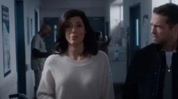 James Perse Cashmere Sweater worn by Angie Everett (Cindy Sampson) as seen in Private Eyes (S05E01)