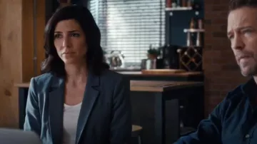 Rag & Bone Scoop U Neck T-Shirt worn by Angie Everett (Cindy Sampson) as seen in Private Eyes (S05E07)
