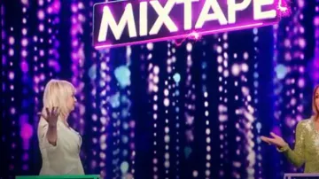 Alexander Mcqueen Chaqueta de botonadura simple usada por Wendi McLendon-Covey como se ve en Name That Tune (T03E20)