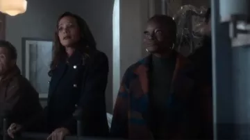Avec les Filles Walker Relaxed Fit Plaid Coat worn by Kemi Adebayo (Adeola Role) as seen in Alert: Missing Persons Unit (S02E01)