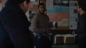 Frame Pink Cash­mere Sweater worn by Special Agent Ray Cannon (Edwin Hodge) as seen in FBI: Most Wanted (S05E04)