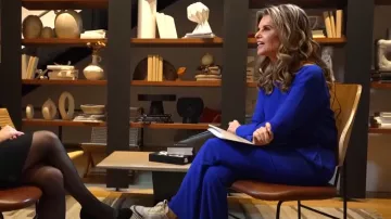 Baskets à plateforme Chloe Nama en bleu cosmique portées par Maria Shriver comme on le voit dans Aujourd’hui le 12 mars 2024