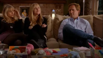 Converse Laceless Sneakers worn by Ben Fox (Nat Faxon) as seen in Ben and Kate (S01E16)