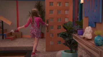 Vans Sk8-Hi Slim Zip Scotch­gard sneakers worn by Piper Hart (Ella Anderson) in Henry Danger TV series (S02E13)