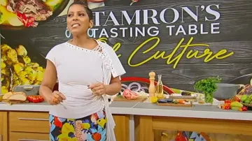 Jennifer Miller Turquoise Doorknocker Clip On Earrings worn by Tamron Hall as seen in Tamron Hall Show  on March 12, 2024