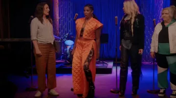 Jessica Simpson Block Heels portée par Wickie Roy (Renée Elise Goldsberry) dans Girls5eva (S03E02)