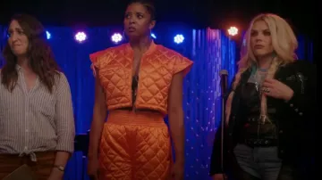 Milwaukee Mo­tor­cy­cle Leather Jack­et worn by Summer Dutkowsky (Busy Philipps) as seen in Girls5eva (S03E02)