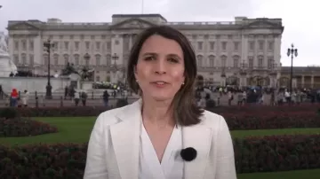 Club Monaco Tweed Texture Blazer in Egret worn by Molly Hunter as seen in Today on March 15, 2024