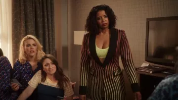 Diane Von Furstenberg portée par Summer Dutkowsky (Busy Philipps) dans Girls5eva (S03E05)