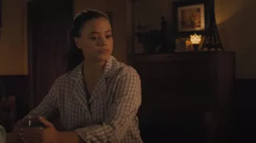 Pyjama Sleeper Party porté par Maggie Vera (Sarah Jeffery) comme on le voit dans Charmed (S04E07)