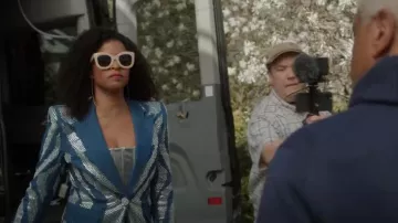 Pantalon Fashion Nova porté par Wickie Roy (Renée Elise Goldsberry) dans Girls5eva (S03E03)