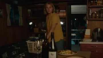 Billabong Sleeve Shirt worn by Logan Delaney (Conor Merrigan Turner) as seen in Apples Never Fall (S01E02)