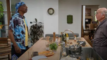 Ripndip Nikola Short Sleeve Button Up usado por Leon (J. B. Smoove) como se ve en Curb Your Enthusiasm (T12E07)