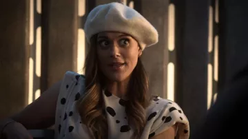 Zara Polka Dot Shoulder Pad Top porté par Lindsey Shaw comme on le voit dans Lucifer (S06E02)